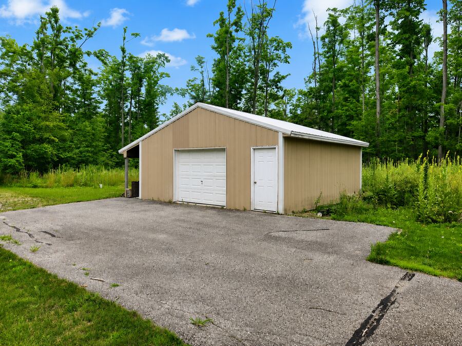 Detached pole barn and drive